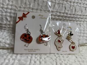 2 Pair Of Kids Earrings kitties, Pumpkins And Skeletons
